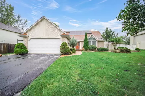 40 Todd Ct, Crete, IL 60417