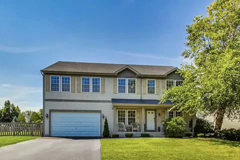 631 Gray Ave, Elburn, IL 60119