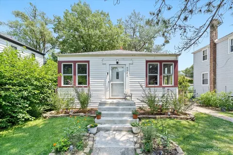 9241 S Utica Ave, Evergreen Park, IL 60805