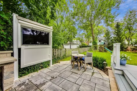 Exterior - 1156 Cherry St, Winnetka, IL 60093 photo 4 of 10