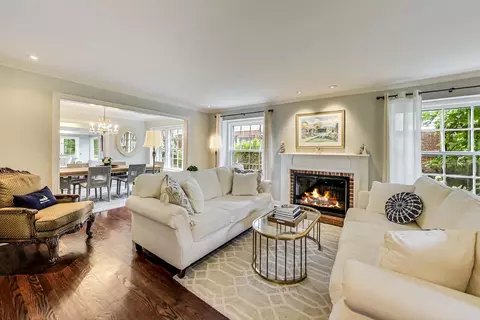 Living - 1156 Cherry St, Winnetka, IL 60093 photo 2 of 4
