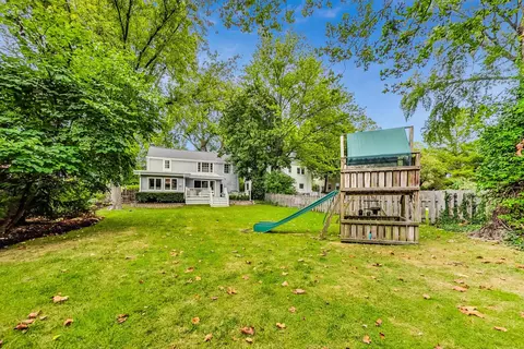 Exterior - 1156 Cherry St, Winnetka, IL 60093 photo 7 of 10