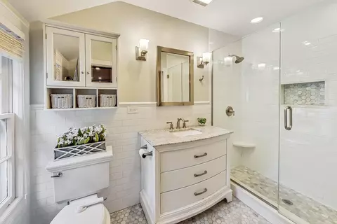 Bath - 1156 Cherry St, Winnetka, IL 60093 photo 1 of 4