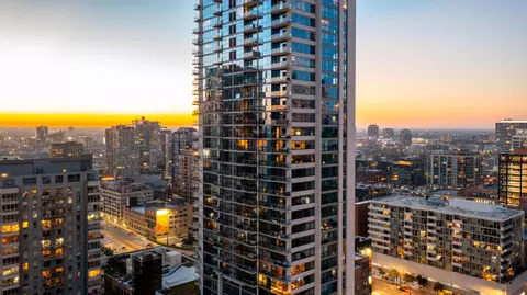 303 W Ohio St #2704, Chicago, IL 60654