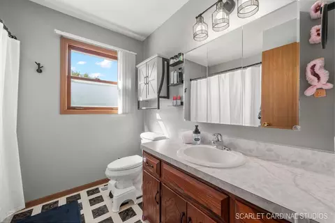 Bath - 2515 John Bourg Dr, Plainfield, IL 60586 photo 2 of 2