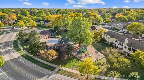 View/Area - 586 Williamsburg Ct #A1, Wheeling, IL 60090 photo 5 of 11