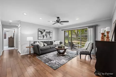 Living - 586 Williamsburg Ct #A1, Wheeling, IL 60090 photo 1 of 1