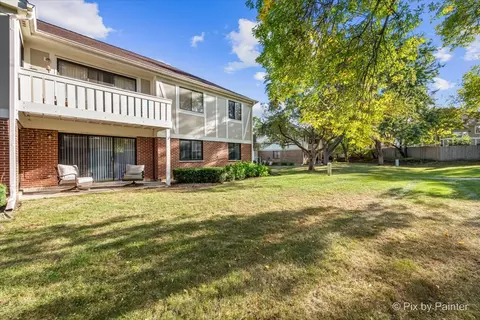 Exterior - 586 Williamsburg Ct #A1, Wheeling, IL 60090 photo 3 of 5