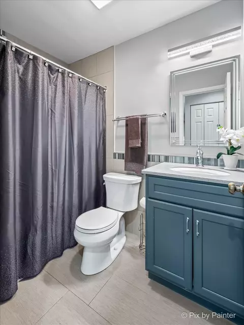 Bath - 586 Williamsburg Ct #A1, Wheeling, IL 60090 photo 2 of 2