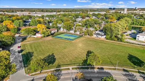 View/Area - 586 Williamsburg Ct #A1, Wheeling, IL 60090 photo 10 of 11