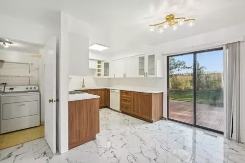 Kitchen - 3531 Golfview Dr, Hazel Crest, IL 60429 photo 4 of 4