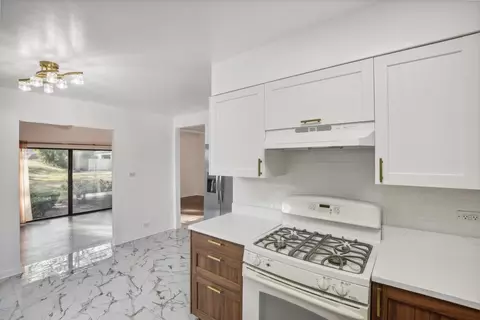 Kitchen - 3531 Golfview Dr, Hazel Crest, IL 60429 photo 3 of 4