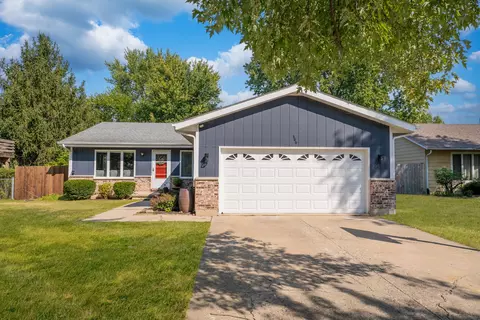 386 Hillcrest Ave, Hampshire, IL 60140