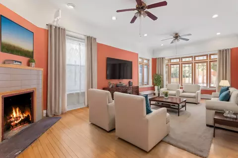 1031 E 45th St, Chicago, IL 60653 photo 10