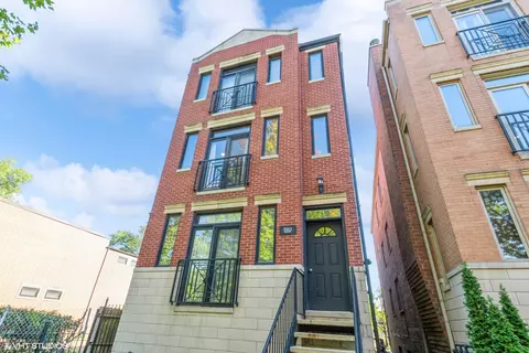 3745 S Michigan Ave #2, Chicago, IL 60653