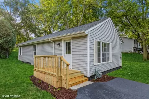 38163 N Lee Ave, Spring Grove, IL 60081