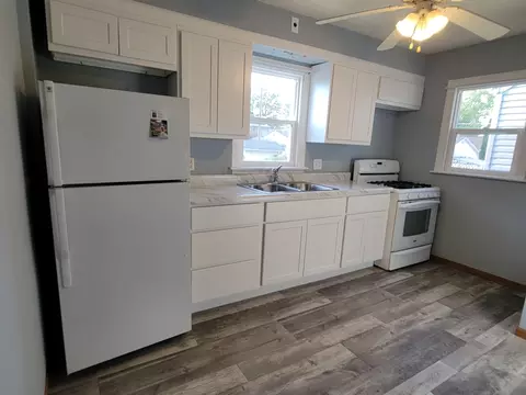 Kitchen - 265 S Douglas Ave, Bradley, IL 60915 photo 2 of 3