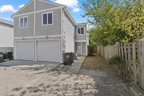431 Meadow Green Ln, Round Lake Beach, IL 60073