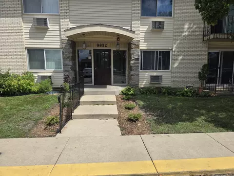 8852 N Leslie Ln #2H, Des Plaines, IL 60016