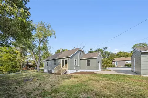 112 Hughes Ave, Lockport, IL 60441