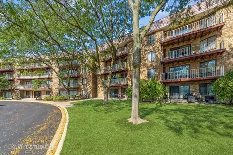 5400 Astor Ln #405, Rolling Meadows, IL 60008