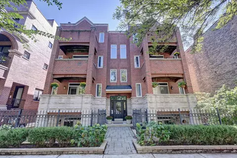 1421 W Byron St #2E, Chicago, IL 60613
