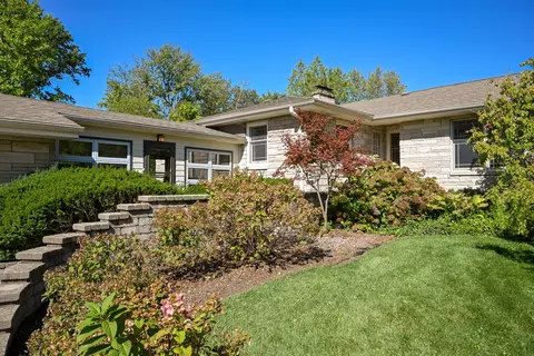 380 S Milton Ave, Glen Ellyn, IL 60137
