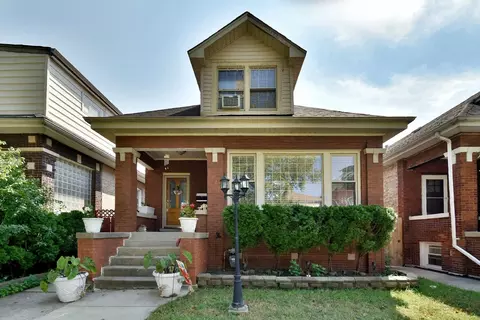 4427 W Deming Pl, Chicago, IL 60639