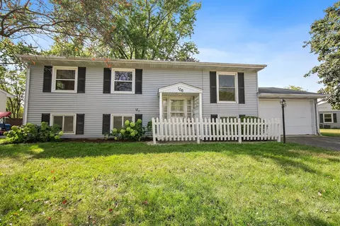 106 E Dresser Rd, Dekalb, IL 60115