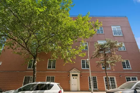 2855 N Mildred Ave #2S, Chicago, IL 60657