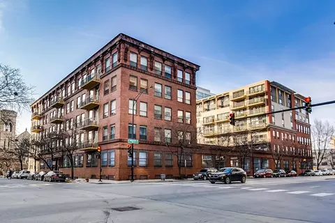 1910 S Indiana Ave #423, Chicago, IL 60616
