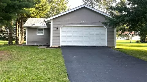 121 Galleon Run Dr, Poplar Grove, IL 61065