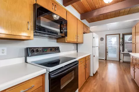 Kitchen - 934 Chambers St, Ottawa, IL 61350 photo 2 of 2