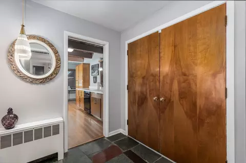 Entry Way - 934 Chambers St, Ottawa, IL 61350 photo 1 of 2