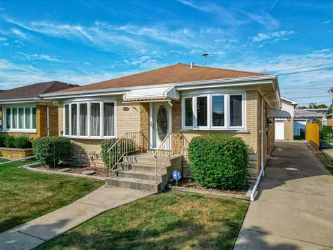4924 N Mont Clare Ave, Chicago, IL 60656