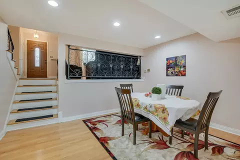 9510 Terrace Pl, Des Plaines, IL 60016 photo 4