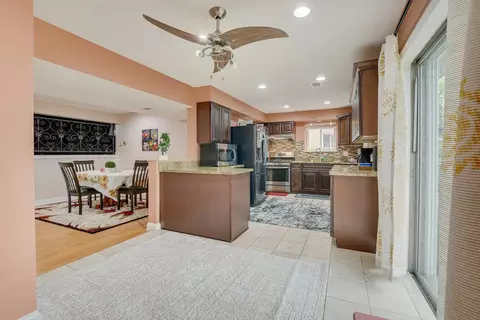9510 Terrace Pl, Des Plaines, IL 60016 photo 6