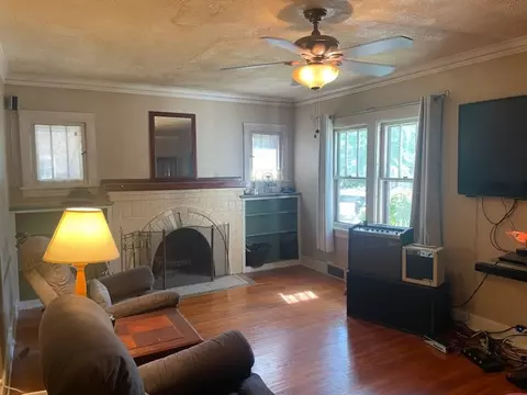 1127 Hill Ave, Elgin, IL 60120 photo 2
