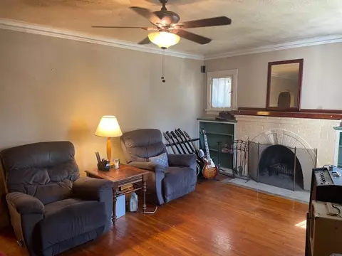1127 Hill Ave, Elgin, IL 60120 photo 3