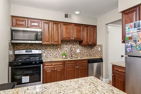 Kitchen - 5200 Carriageway Dr #202, Rolling Meadows, IL 60008 photo 1 of 4