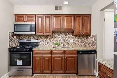 Kitchen - 5200 Carriageway Dr #202, Rolling Meadows, IL 60008 photo 2 of 4
