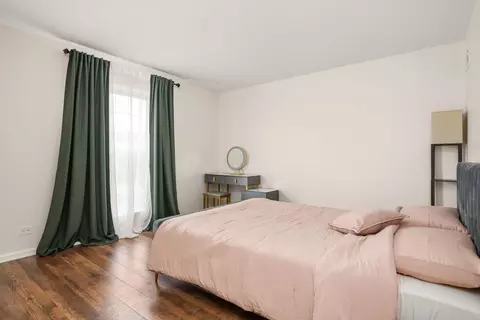 Bedroom - 5200 Carriageway Dr #202, Rolling Meadows, IL 60008 photo 4 of 4