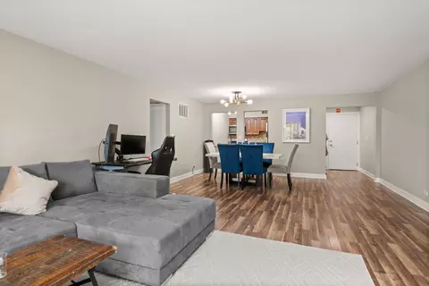 Living - 5200 Carriageway Dr #202, Rolling Meadows, IL 60008 photo 4 of 4