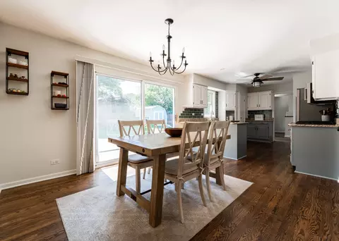 Dining - 955 Colony Ln, Hoffman Estates, IL 60192 photo 1 of 2
