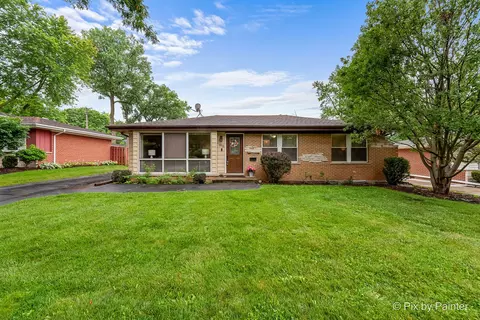 16 S Phelps Ave, Arlington Heights, IL 60004