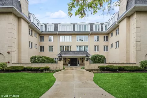 75 6th Ave #309, La Grange, IL 60525
