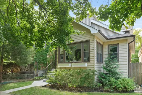 6032 N Menard Ave, Chicago, IL 60646