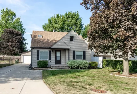 602 Ivy Ct, Round Lake Beach, IL 60073