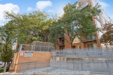 1720 Oak Ave #408, Evanston, IL 60201