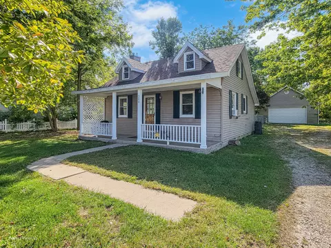 Exterior - 204 W Main St, Reddick, IL 60961 photo 2 of 5